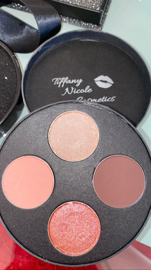 Luxury Holiday Eyeshadow Pallet💋